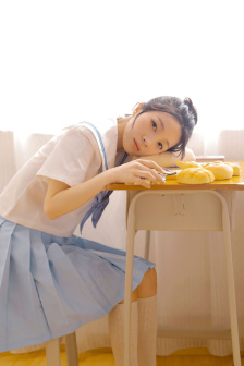 日本三级大乳吃奶电影